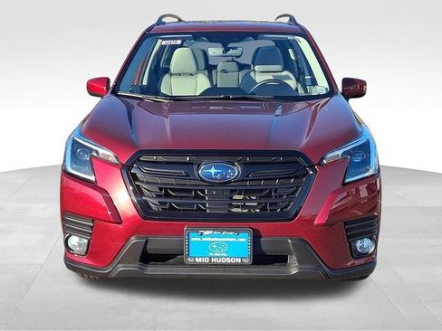 Used 2023 Subaru Forester Premium image 2