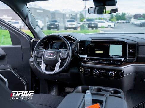 Used 2023 GMC Sierra 1500 Elevation image 27