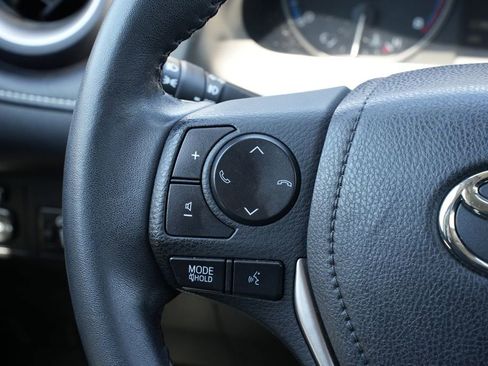Used 2017 Toyota RAV4 XLE AWD/4WD image 7