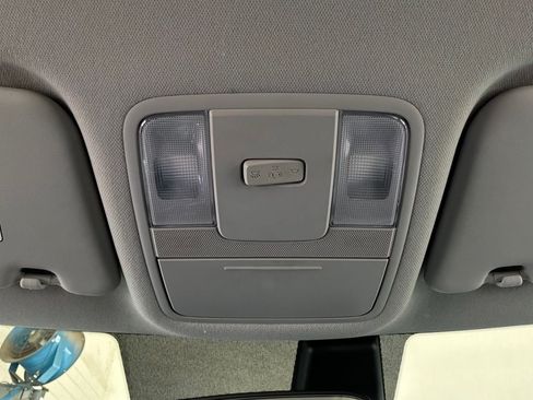 Used 2025 Kia Soul LX w/ LX Technology Package FWD image 15