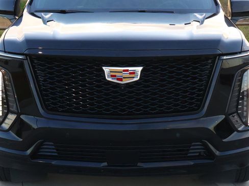 Used 2025 Cadillac Escalade ESV Sport Platinum image 8