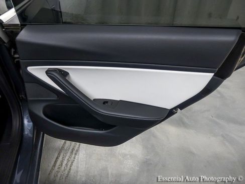 Used 2020 Tesla Model 3 Standard Range image 39