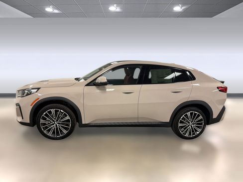 New 2026 BMW X2 xDrive28i w/ Technology Package AWD/4WD image 2
