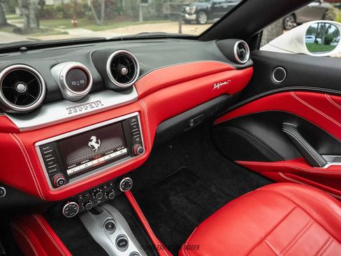 Used 2016 Ferrari California T image 61