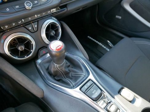 Used 2023 Chevrolet Camaro LT w/ Technology Package image 25