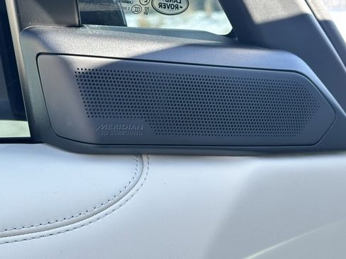 Used 2026 Land Rover Range Rover SE image 12