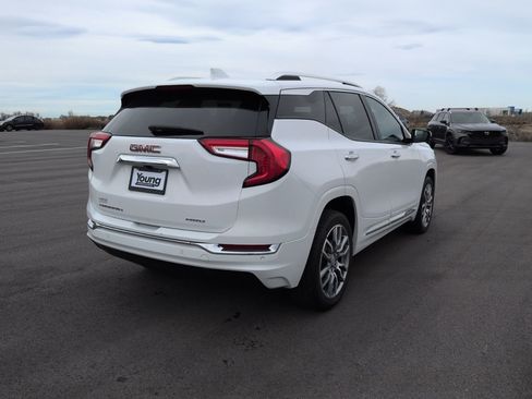 Used 2024 GMC Terrain Denali AWD/4WD image 7