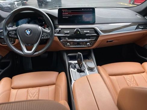 Used 2022 BMW 530i xDrive w/ Premium Package AWD/4WD image 11