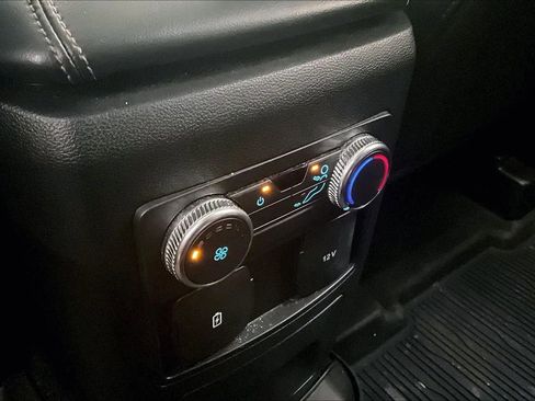 Certified 2022 Ford Explorer XLT w/ Equipment Group 202A image 33
