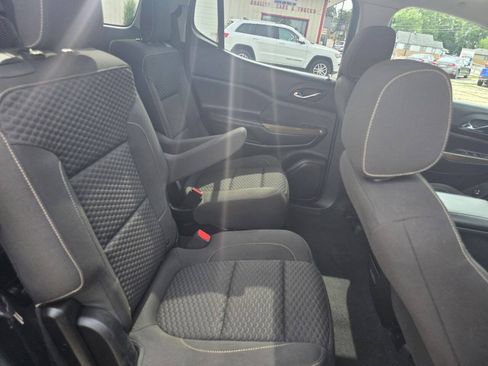 Used 2017 GMC Acadia SLE w/ Driver Alert Package I FWD image 11
