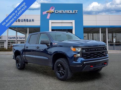 Used 2022 Chevrolet Silverado 1500 Custom Trail Boss w/ LPO, Dark Essentials Package AWD/4WD image 3