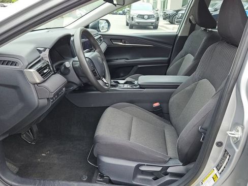 Used 2025 Toyota Camry LE FWD image 4