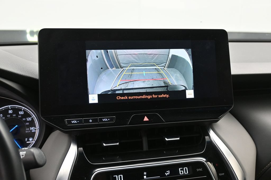 Used 2024 Toyota Venza XLE AWD/4WD image 14