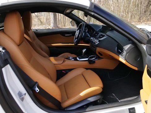 Used 2015 BMW Z4 sDrive35is image 30