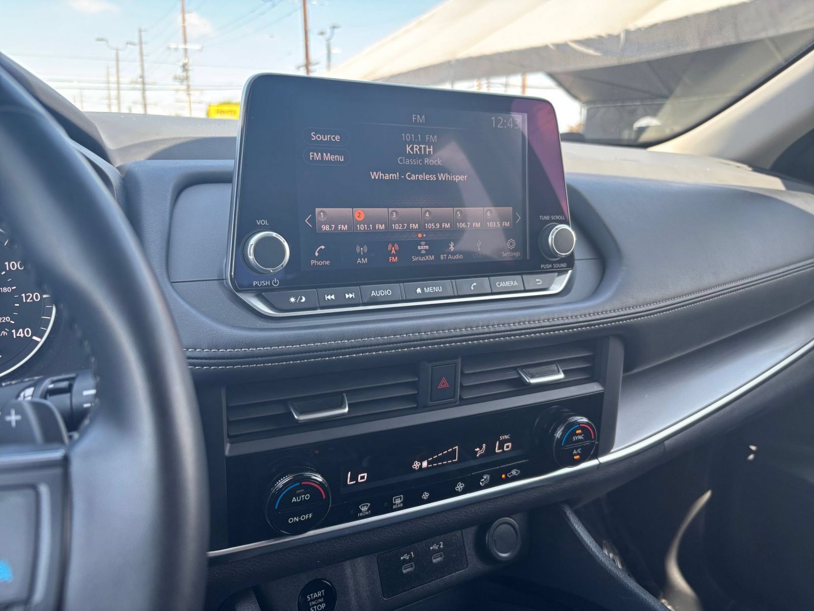 Used 2025 Nissan Rogue SV AWD/4WD image 16