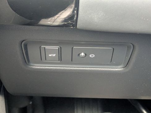 Used 2020 Land Rover Range Rover Sport HST image 18