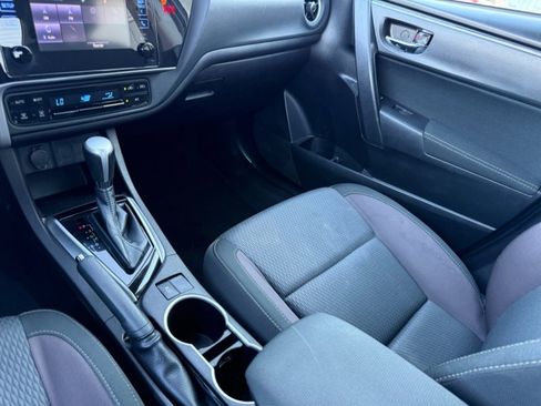 Used 2018 Toyota Corolla LE image 18