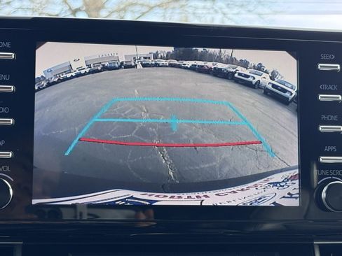 Used 2022 Toyota Sienna XSE image 10