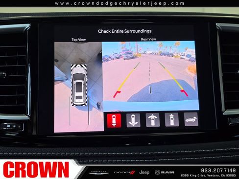 Used 2024 Chrysler Pacifica Limited FWD image 27