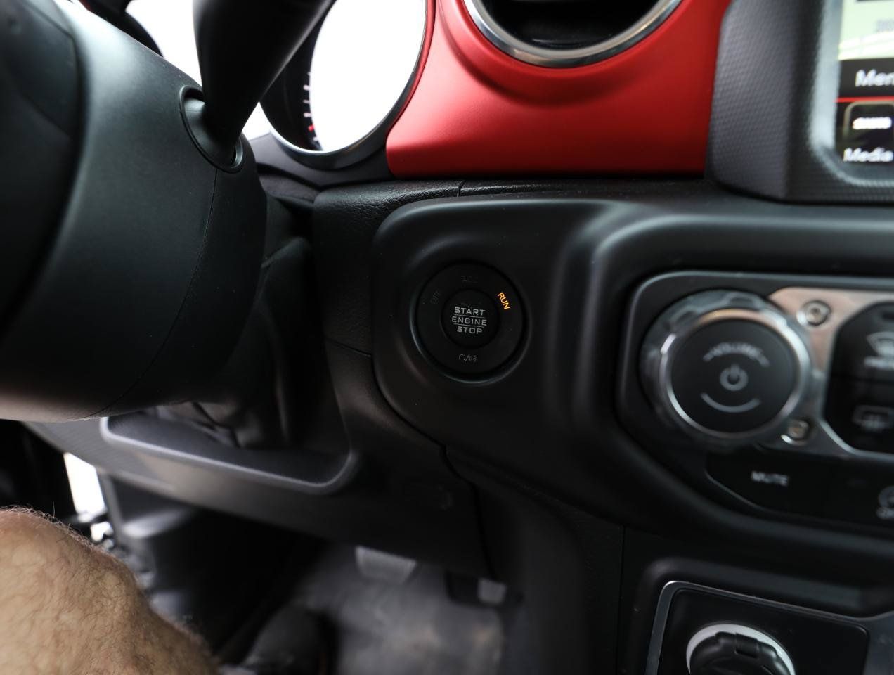 Used 2020 Jeep Gladiator Rubicon AWD/4WD image 24