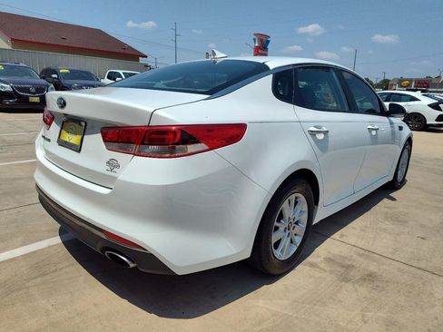 Used 2017 Kia Optima LX FWD image 4