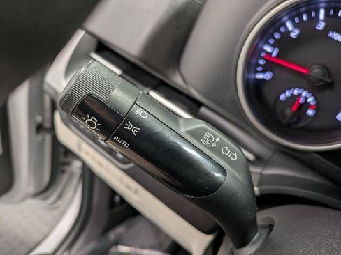 Certified 2022 Kia Carnival LX image 20