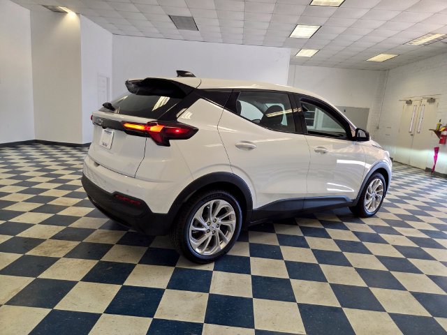 New 2027 Chevrolet Bolt LT w/ Comfort Package FWD image 7