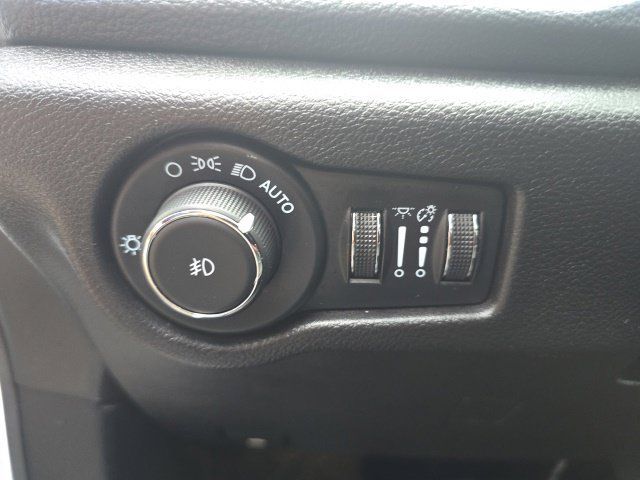 Used 2024 Chrysler Pacifica Limited w/ Uconnect Theater Family Group AWD/4WD image 22