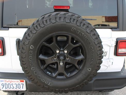 Used 2023 Jeep Wrangler Willys image 9