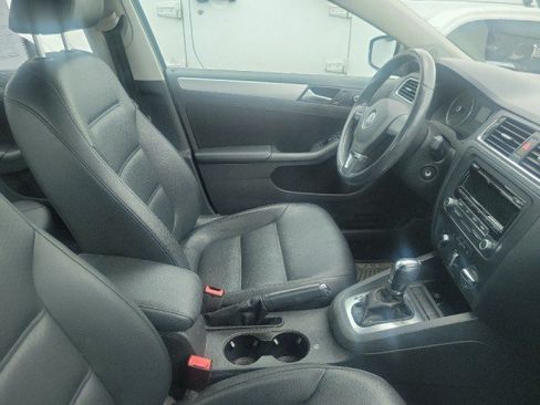 Used 2013 Volkswagen Jetta SE FWD image 10