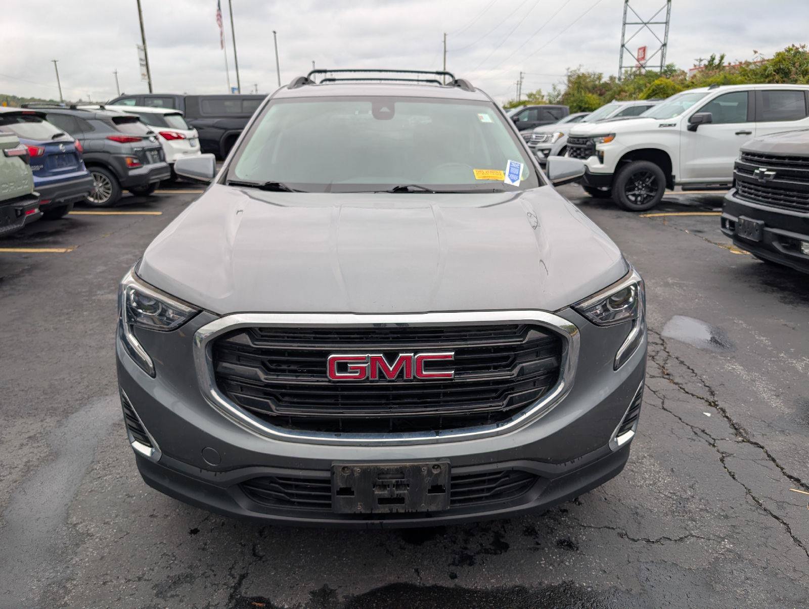 Used 2020 GMC Terrain SLE w/ Driver Convenience Package AWD/4WD image 2