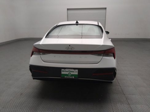 Used 2025 Hyundai Elantra SEL FWD image 7