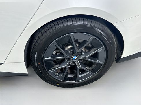 Used 2025 BMW i4 eDrive40 image 11