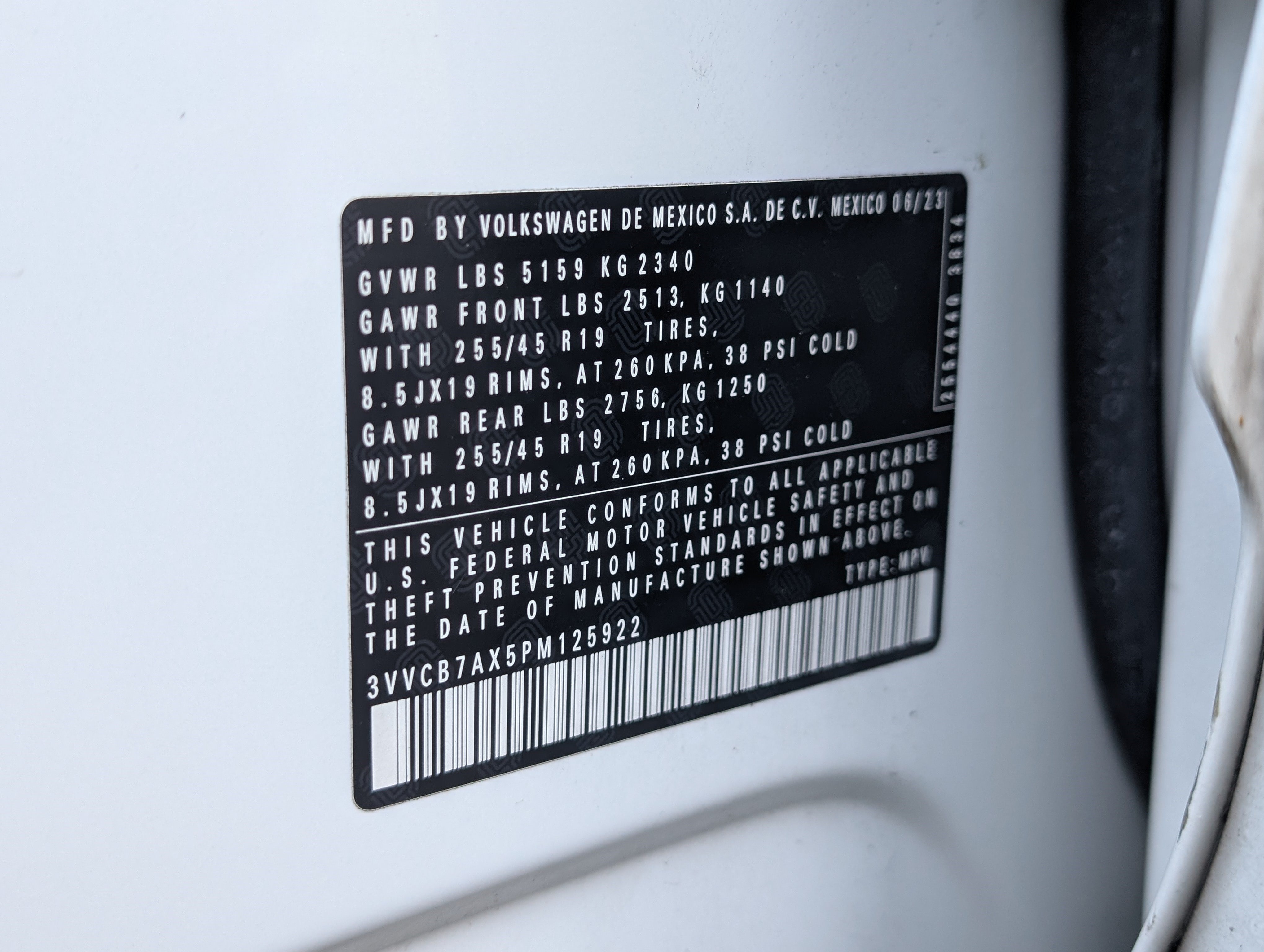 Used 2023 Volkswagen Tiguan SE R-Line FWD image 38