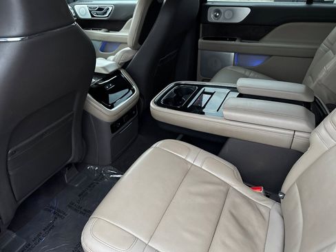 Used 2022 Lincoln Navigator L Reserve image 12