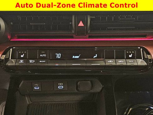 Used 2024 Toyota Prius Prime XSE image 23