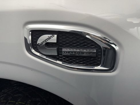 Used 2017 Nissan Titan SL image 22