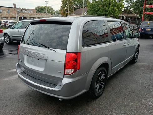Used 2018 Dodge Grand Caravan GT FWD image 4