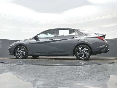 Certified 2025 Hyundai Elantra SEL image 26