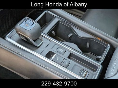 Used 2022 Nissan Pathfinder SL FWD image 21