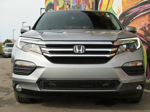 Used 2017 Honda Pilot Elite image 3