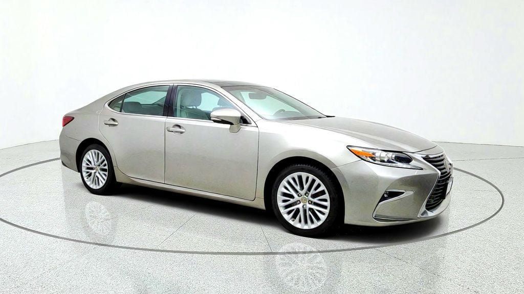 Used 2016 Lexus ES 350 w/ Luxury Package w/Wood Trim FWD image 3