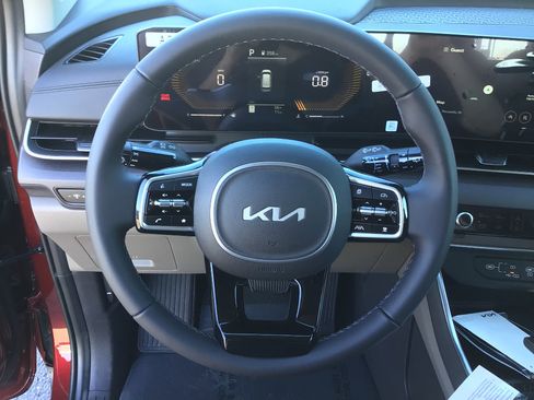 New 2026 Kia Carnival EX FWD image 11