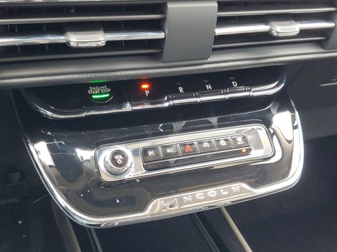 Certified 2023 Lincoln Corsair AWD w/ Equipment Group 101A image 18