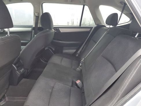 Used 2019 Subaru Outback 2.5i Premium image 10