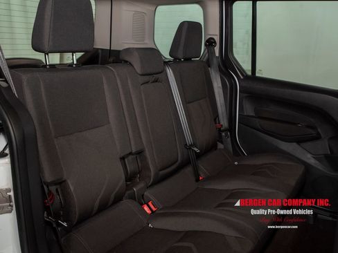 Used 2016 Ford Transit Connect XLT image 18