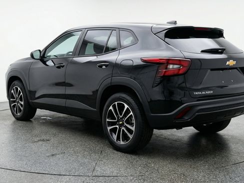 Used 2025 Chevrolet TrailBlazer LT image 6