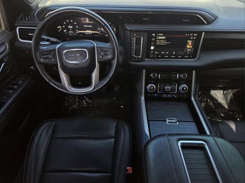 Used 2022 GMC Yukon Denali w/ Denali Ultimate Package AWD/4WD image 12