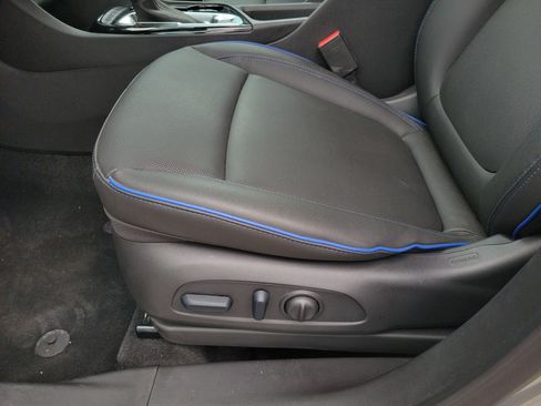 Used 2025 Buick Encore GX Sport Touring w/ Comfort Package image 4