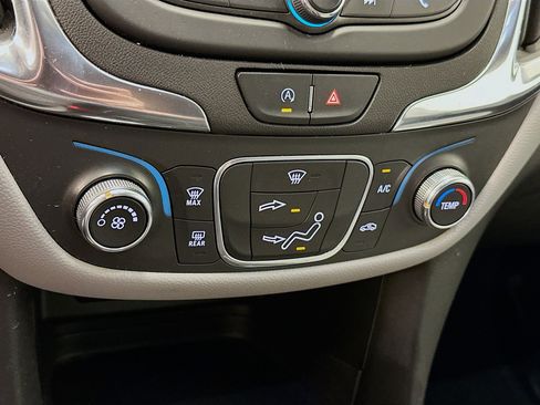 Used 2022 Chevrolet Equinox LT AWD/4WD image 24